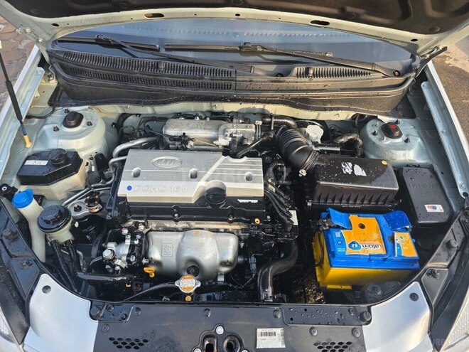 Kia Rio-12