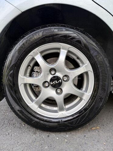 Kia Rio-13