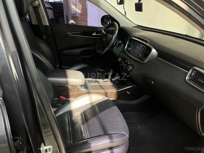 Kia Sorento-20