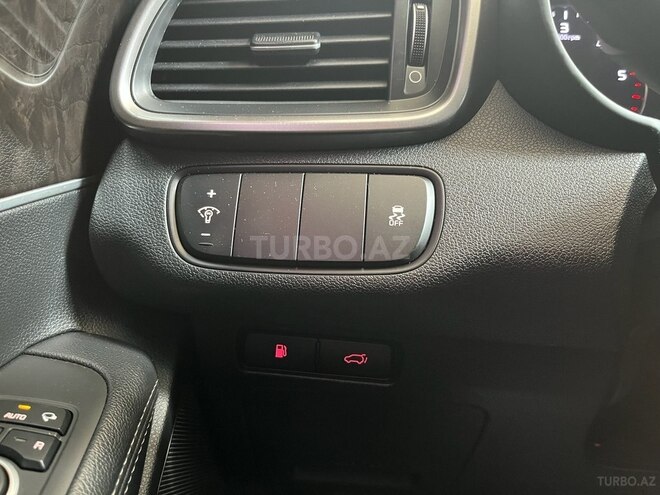 Kia Sorento-13