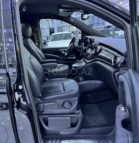 Mercedes EQV 300-12