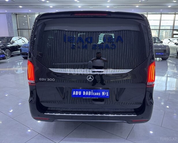Mercedes EQV 300-7