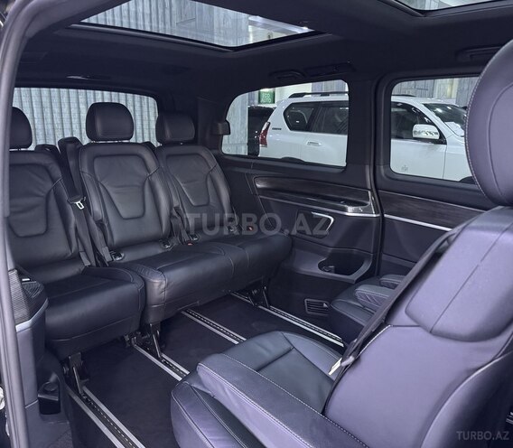 Mercedes EQV 300-13