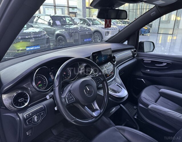 Mercedes EQV 300-9