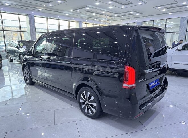 Mercedes EQV 300-6