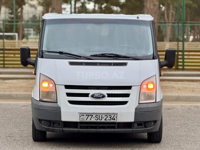 Ford Transit-6