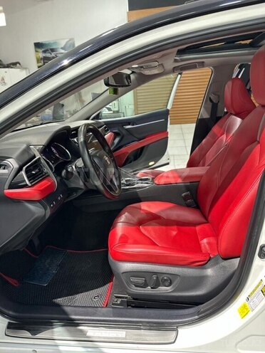 Toyota Camry-9