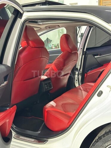 Toyota Camry-12