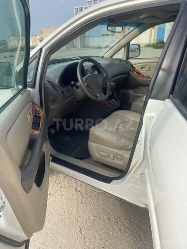 Lexus RX 300-16