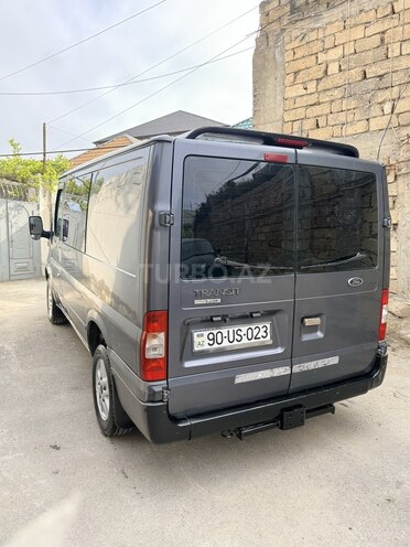 Ford Transit-3