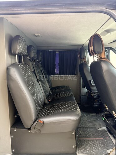 Ford Transit-7