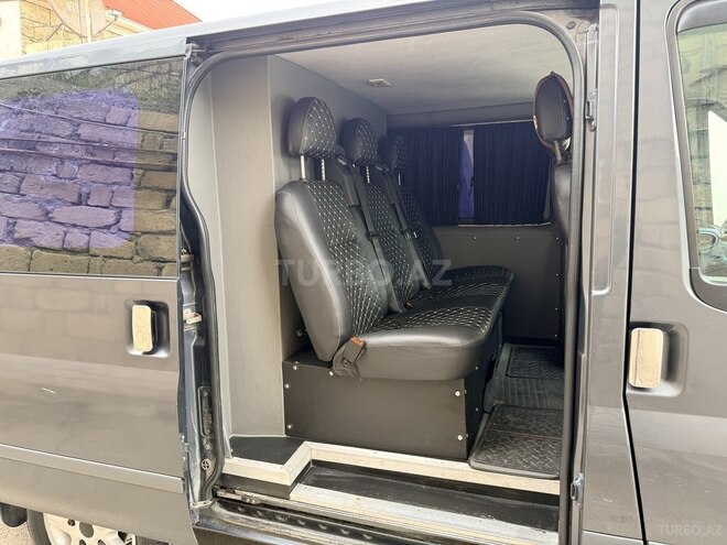 Ford Transit-12