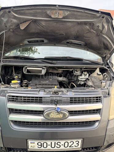 Ford Transit-16
