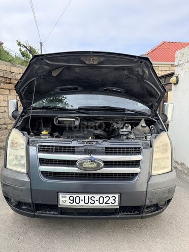 Ford Transit-17