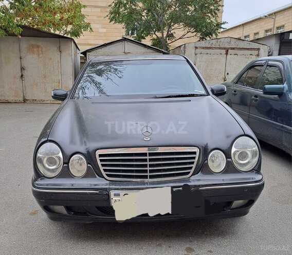 Mercedes E 290-1