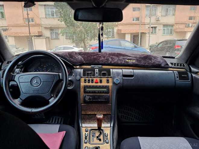 Mercedes E 290-3