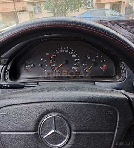 Mercedes E 290-6