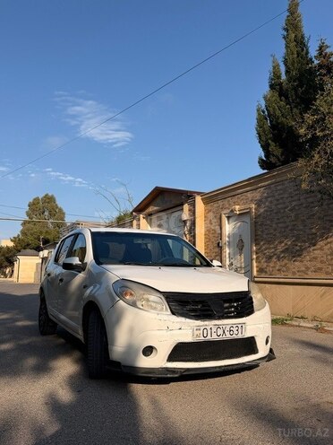 Renault Sandero-1