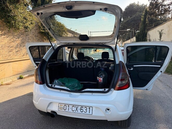Renault Sandero-2