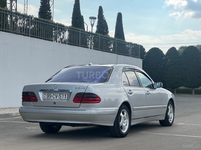 Mercedes E 220-4
