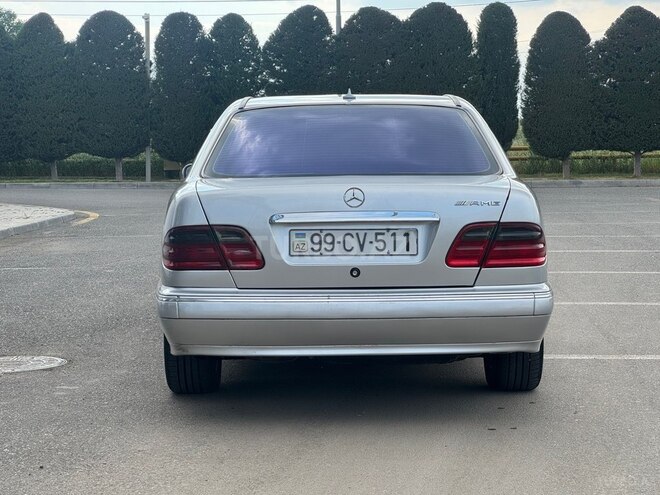 Mercedes E 220-5