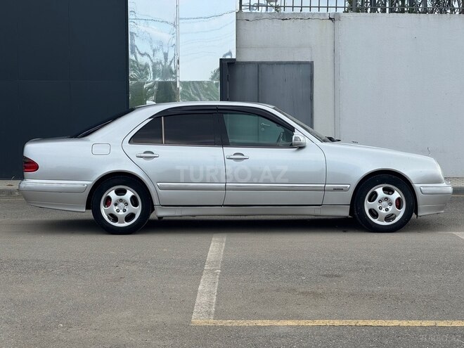 Mercedes E 220-3