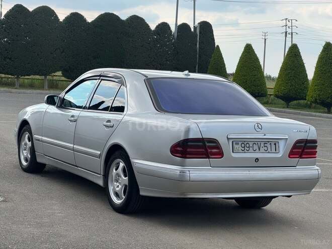 Mercedes E 220-7