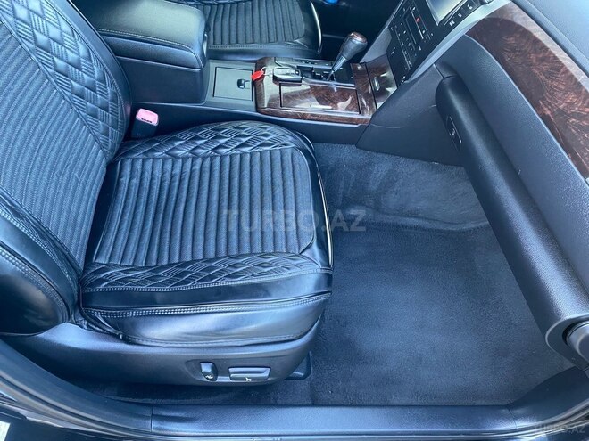 Toyota Camry-14