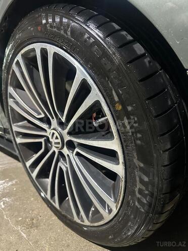 Volkswagen Passat-16