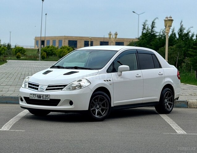 Nissan Tiida-3
