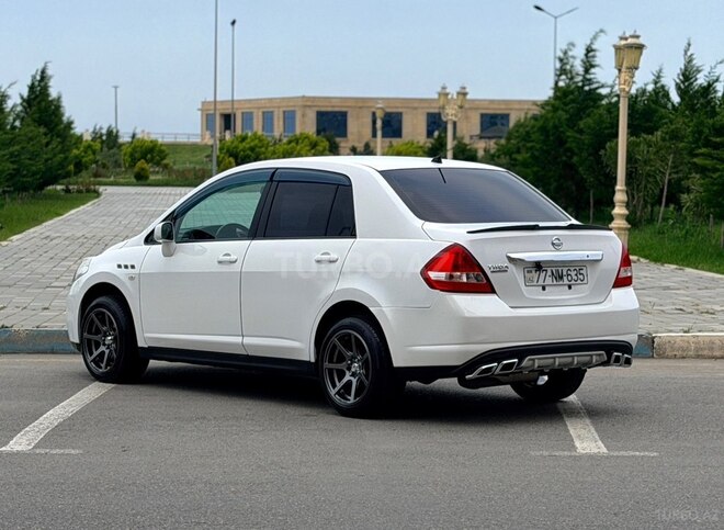 Nissan Tiida-4
