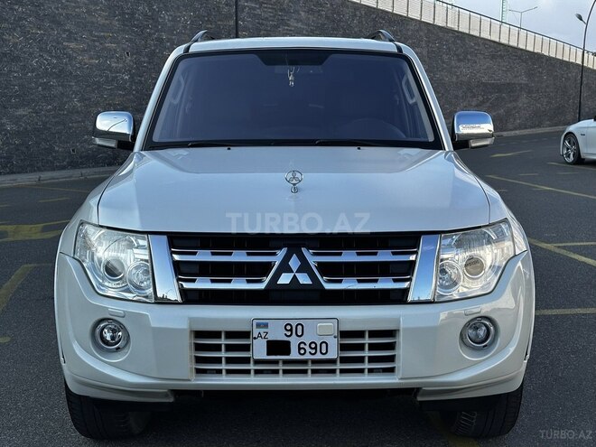 Mitsubishi Pajero-1