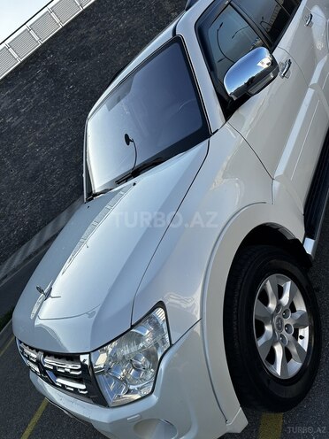 Mitsubishi Pajero-13