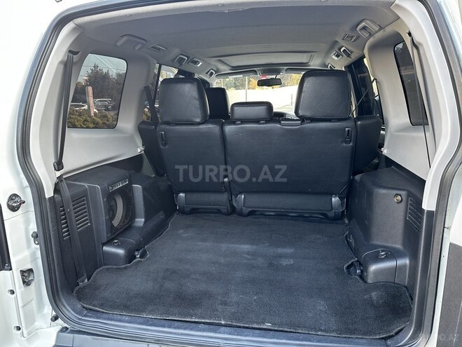 Mitsubishi Pajero-9