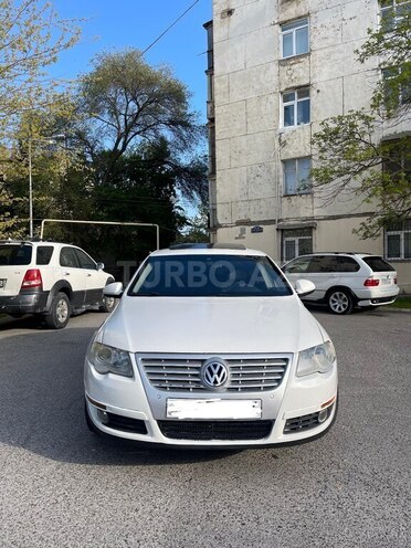 Volkswagen Passat-1