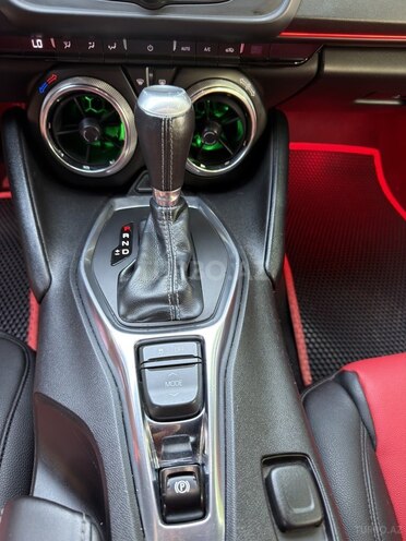 Chevrolet Camaro-13