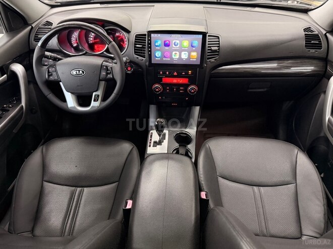 Kia Sorento-13
