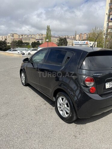 Chevrolet Aveo-3
