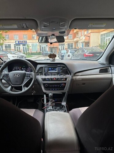 Hyundai Sonata-5