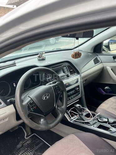 Hyundai Sonata-4