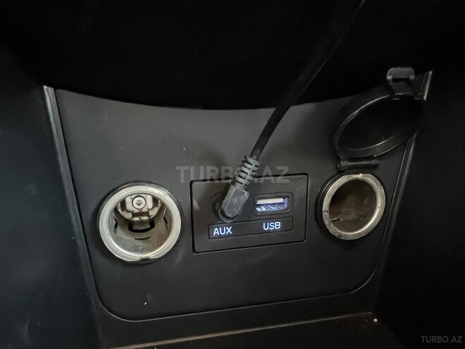 Hyundai Accent-15