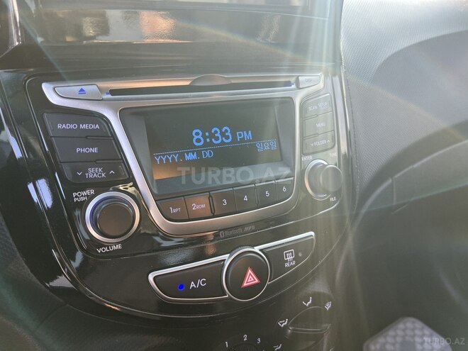 Hyundai Accent-13