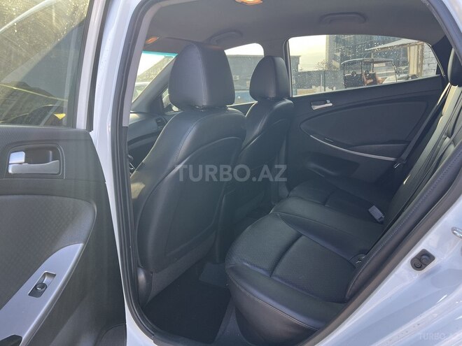 Hyundai Accent-6