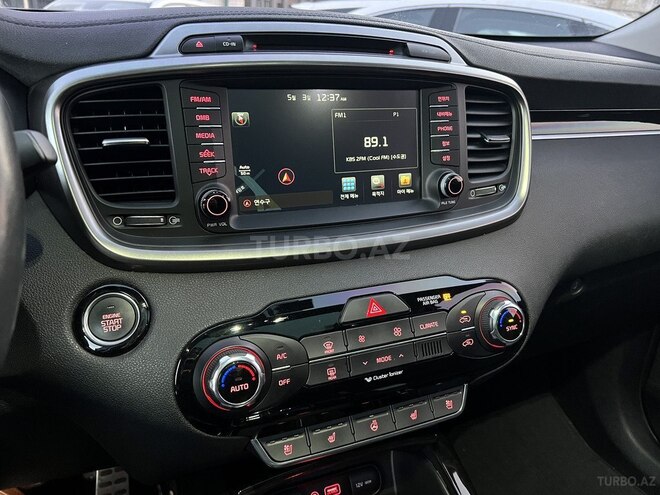 Kia Sorento-12