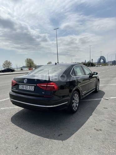 Volkswagen Passat-4
