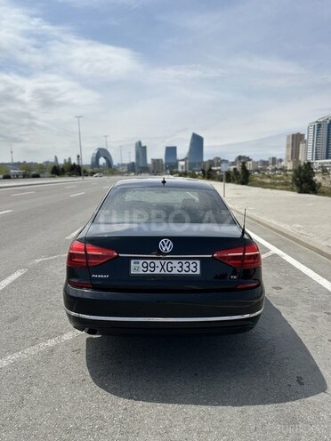 Volkswagen Passat-5
