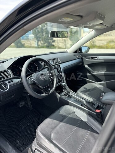 Volkswagen Passat-10