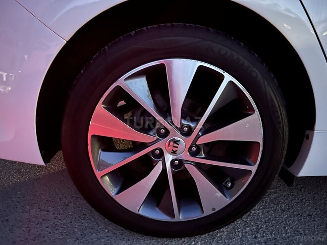 Kia K5-13