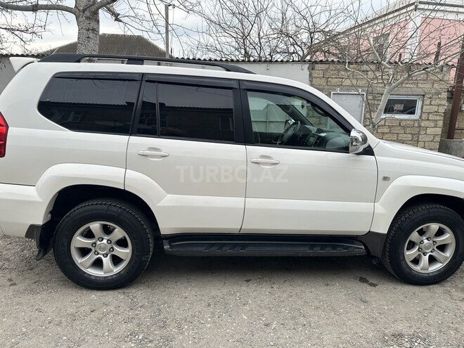 Toyota Land Cruiser Prado-4