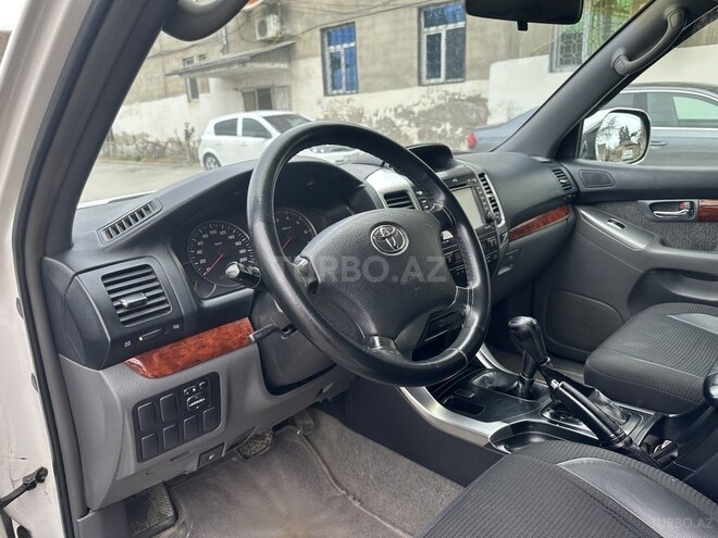 Toyota Land Cruiser Prado-11